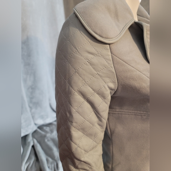 🚨REDUCED!! Trench Coat - Picture 2 of 7